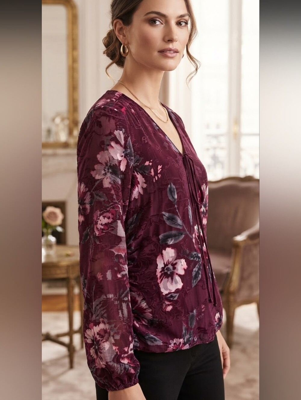 White House Black Market Plum Floral Velvet Burnout V-Neck Top Size  00